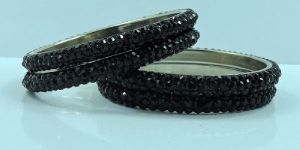 Black Crystals Lakh Bangle