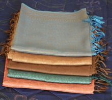SCARVES/SHAWLS