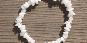 White Agate Stone Crystal Chips Beads Bracelet