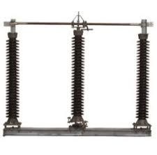 Double Break Isolator