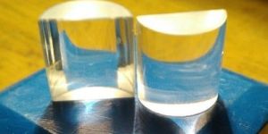 Hemi Cylindrical Quartz Prism