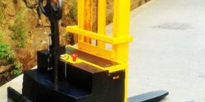Fully Electric Stacker