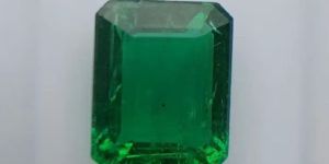 Zambian Emerald Top Quality Eye Clean Pcs Pure Natural with Guarantee
