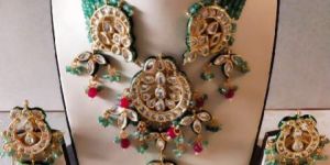 Kundan Necklace Set