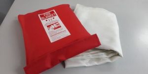 Non Flammable Red Fire Blanket