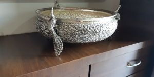 Handicraft Metal Urli