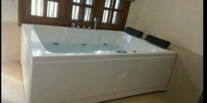 Jacuzzi Bathtub