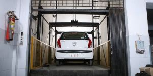 Open Workshop Car Lift