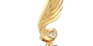 Wooden Base Award Metal Trophy