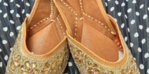 Golden Punjabi Jutti