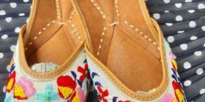 Multicolor Punjabi Jutti