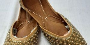 Zari Work Punjabi Jutti