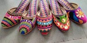 Women Rajasthani Juttis