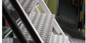 Aluminium Self Support Rubber Base Ladder