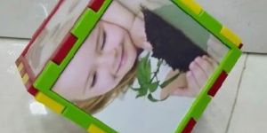 Rotating Cube Photo Frame