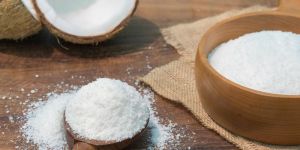 White Desiccated Coconut Powder