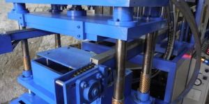 Vacuum Forming Machine