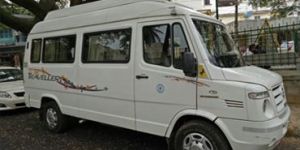 18 Seater Tempo Traveller