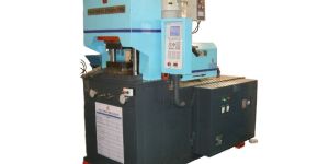 Vertical Locking Horizontal Special Purpose Injection Moulding Machine