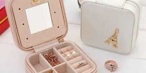 Pearl Travel Makeup Box