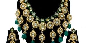 Pachi Kundan Necklace Set