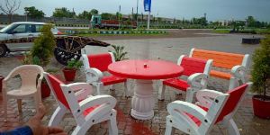 Round Outdoor Dining Table Set