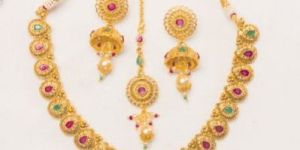 Tradtitonal Gold Polish Necklace Set