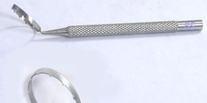 Ring Castroviejo Caliper