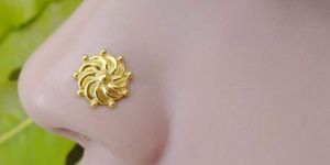 Gold Nose Pin