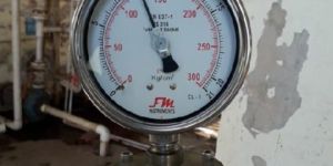 CHLORINE PRESSURE GAUGE
