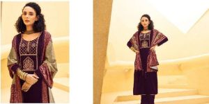 Kesar Velvet Daira Woolen Suit Material