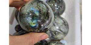 Natural Labradorite Gemstone