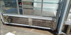 Refrigerated Bakery Display Counter