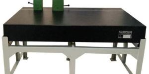 GRANITE SURFACE PLATE WITH BENCH CENTER