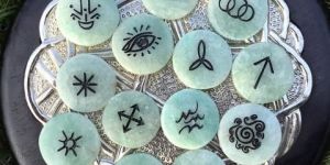 Rune Stone Set