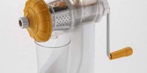 Plastic Fruit Juicer