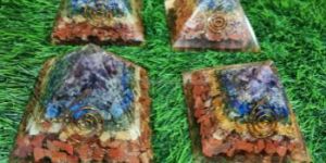 SEVEN CHAKRA ORGONITE PYRAMID