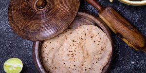 Wooden Spiral Roti Box