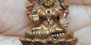 V0044-01 - Ashtadathu Maha Laxmi Idol 1inch 10grams