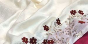 Top Qulity Vichitra Silk Fabric with Gold Colour Sweroski Dimond Work with Elegunt 3d Flower