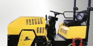 UNI 1000 Ride on Roller Machine