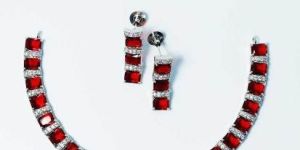 PATAKA RUBY NECKLACE SET