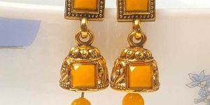 TINY TRINKET EARRINGS