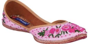 Pink Punjabi Jutti