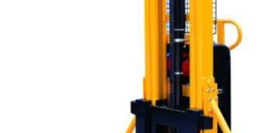 Straddle Leg Stacker