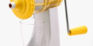 Plastic Manual Hand Fruit Juicer