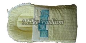 Chicken Embroidery Carry Ness