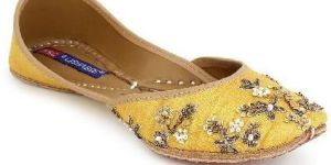 Yellow Punjabi Jutti
