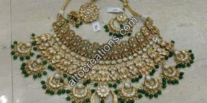Artificia Necklace Set