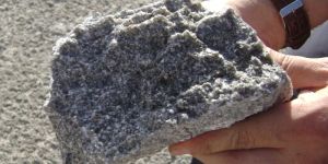 Raw Perlite